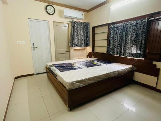 2 BHK Apartment in Thaltej for rent Ahmedabad. The reference number is 19696475