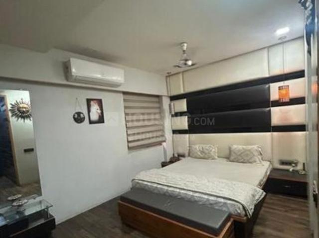 2 BHK Apartment in Thaltej for rent Ahmedabad. The reference number is 20991071