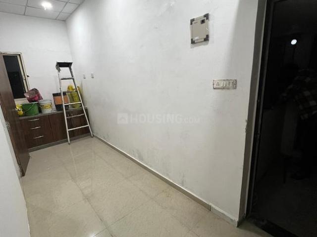 2 BHK Apartment in Thaltej for rent Ahmedabad. The reference number is 20033635