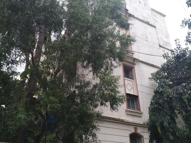 2 BHK Apartment in Thaltej for resale Ahmedabad. The reference number is 20963661