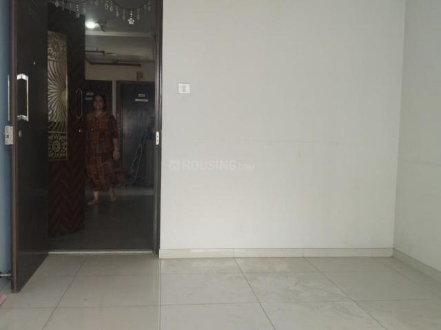 2 BHK Apartment in Thane West for rent Thane. The reference number is 19385880
