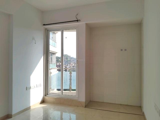 2 BHK Apartment in Thane West for rent Thane. The reference number is 19748513