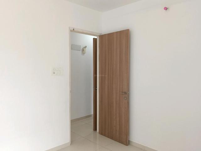 2 BHK Apartment in Thane West for rent Thane. The reference number is 19794947