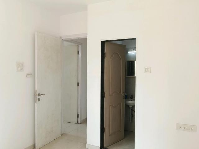 2 BHK Apartment in Thane West for rent Thane. The reference number is 20284003
