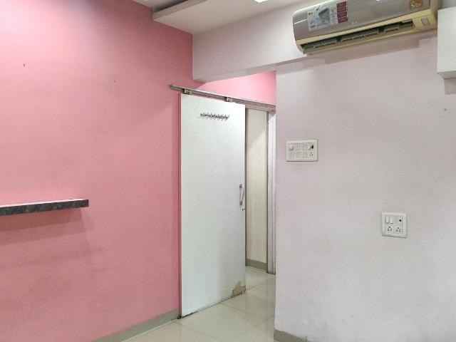 2 BHK Apartment in Thane West for rent Thane. The reference number is 20482052