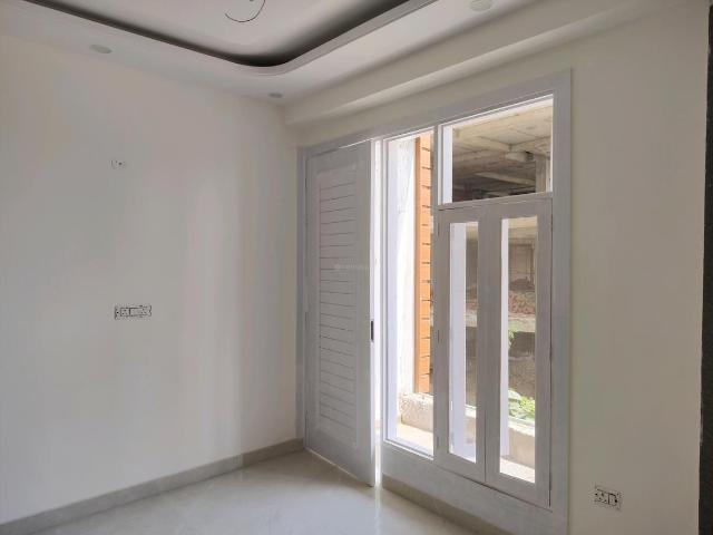 2 BHK Apartment in Gulistanpur for resale Greater Noida. The reference number is 19764743