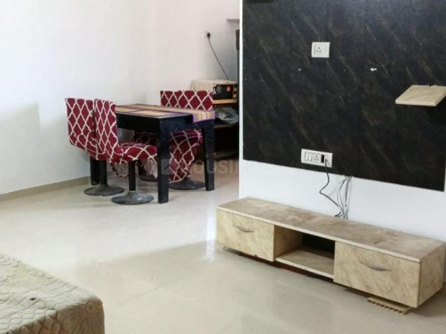 2 BHK Apartment in Ujala Circle for rent Ahmedabad. The reference number is 19039074