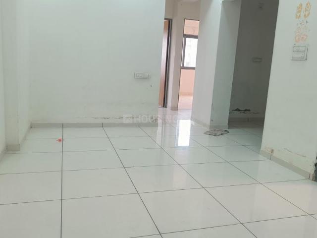 2 BHK Apartment in Ujala Circle for rent Ahmedabad. The reference number is 19726471