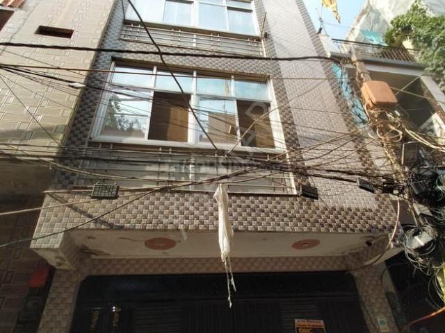 2 BHK Apartment in Uttam Nagar for resale New Delhi. The reference number is 17021632