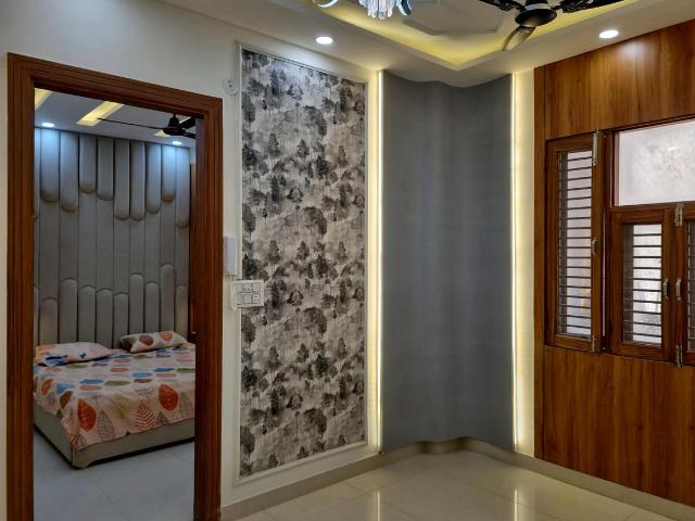 2 BHK Apartment in Uttam Nagar for resale New Delhi. The reference number is 19877497