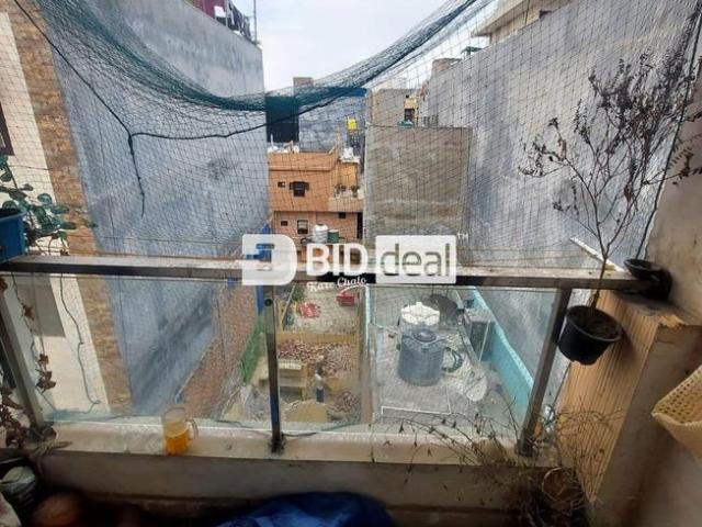 2 BHK Apartment in Uttam Nagar for resale New Delhi. The reference number is 19936371