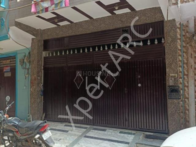 2 BHK Apartment in Uttam Nagar for resale New Delhi. The reference number is 20400322