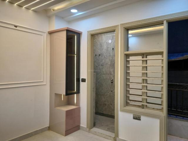 2 BHK Apartment in Uttam Nagar for resale New Delhi. The reference number is 20738717