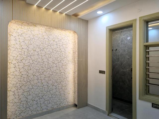2 BHK Apartment in Uttam Nagar for resale New Delhi. The reference number is 20738727