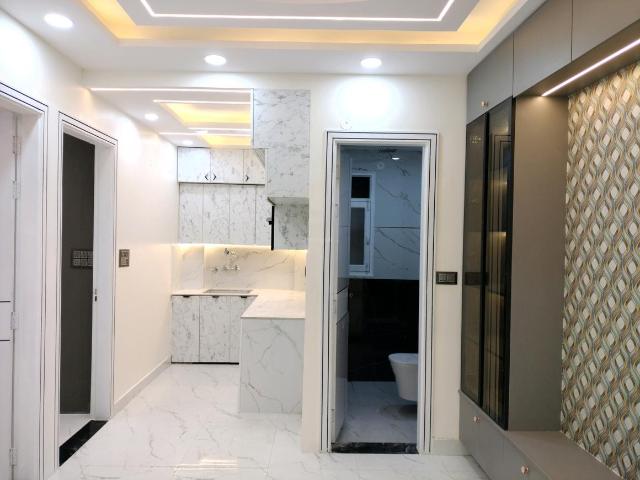 2 BHK Apartment in Uttam Nagar for resale New Delhi. The reference number is 20949093