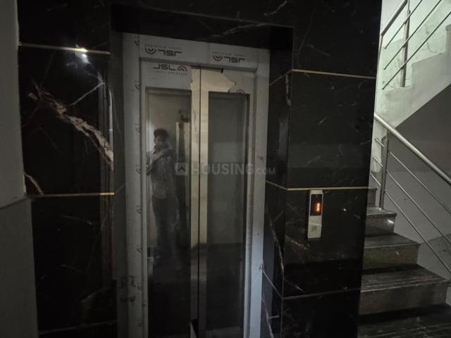 2 BHK Apartment in Uttam Nagar for resale New Delhi. The reference number is 20187392