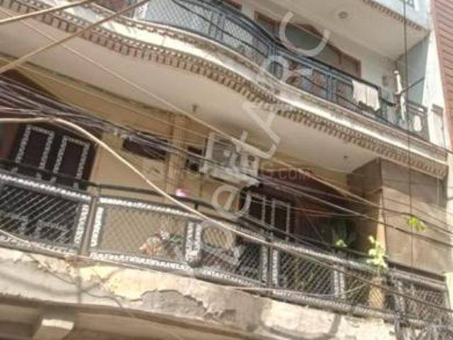2 BHK Apartment in Uttam Nagar for resale New Delhi. The reference number is 20362947