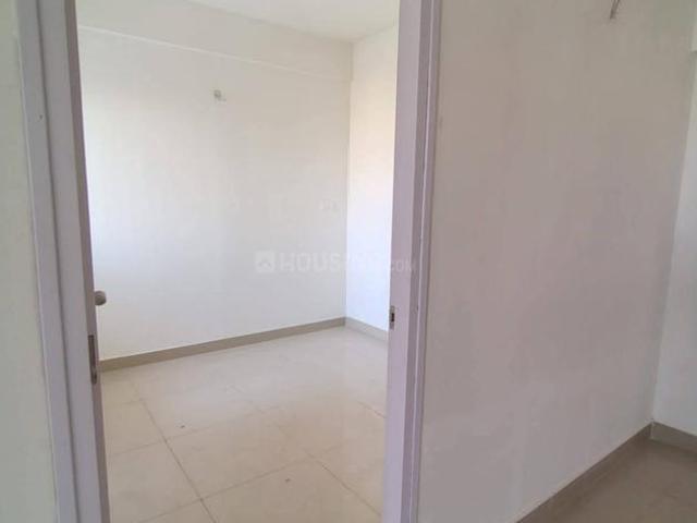 2 BHK Apartment in Uttarpara for resale Hooghly. The reference number is 19984332