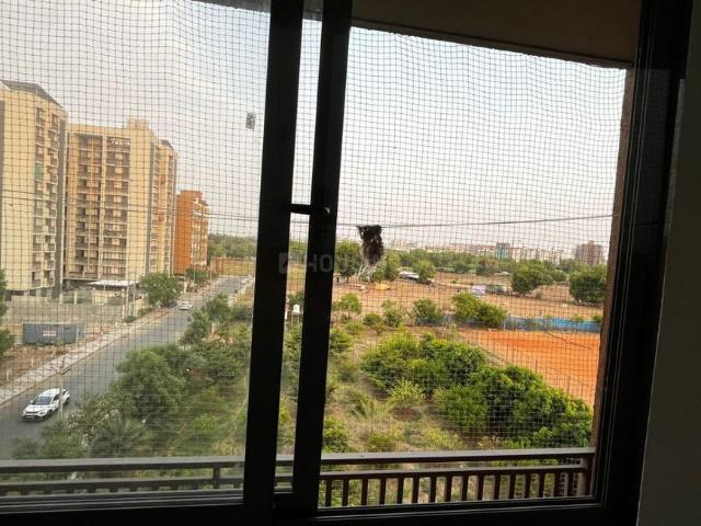 2 BHK Apartment in Vaishno Devi Circle for rent Ahmedabad. The reference number is 16162568
