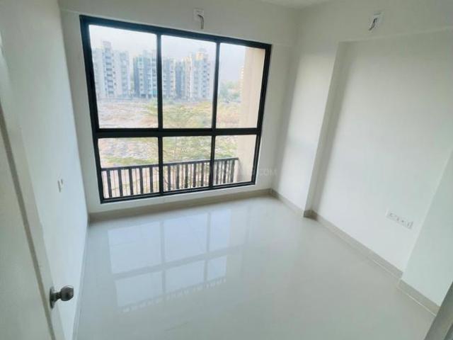 2 BHK Apartment in Vaishno Devi Circle for rent Ahmedabad. The reference number is 17062118