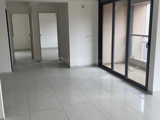 2 BHK Apartment in Vaishno Devi Circle for rent Ahmedabad. The reference number is 18819378