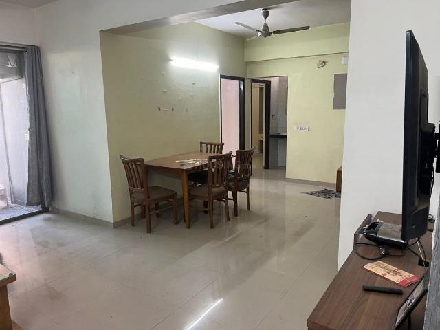 2 BHK Apartment in Vaishno Devi Circle for rent Ahmedabad. The reference number is 18995444