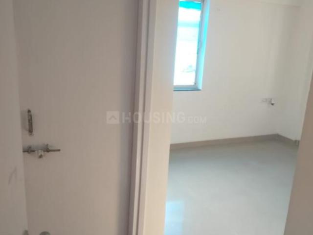 2 BHK Apartment in Vaishno Devi Circle for rent Ahmedabad. The reference number is 19437774