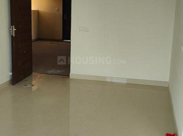 2 BHK Apartment in Vaishno Devi Circle for rent Ahmedabad. The reference number is 19437392
