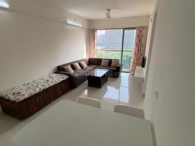 2 BHK Apartment in Vaishno Devi Circle for rent Ahmedabad. The reference number is 19464217