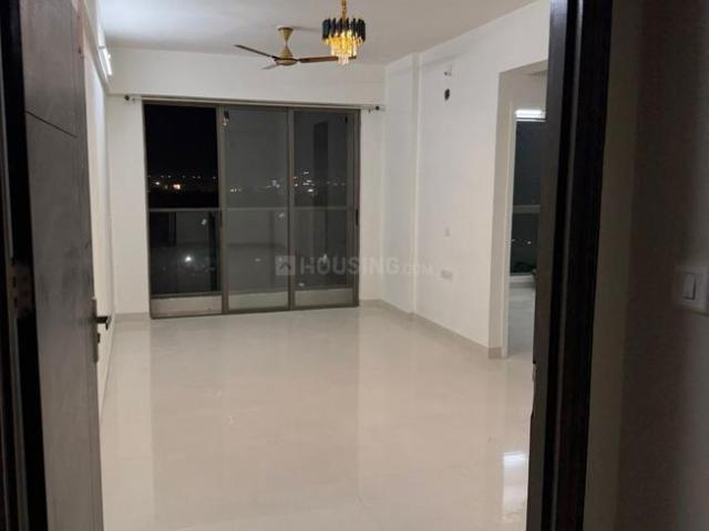 2 BHK Apartment in Vaishno Devi Circle for rent Ahmedabad. The reference number is 19464239