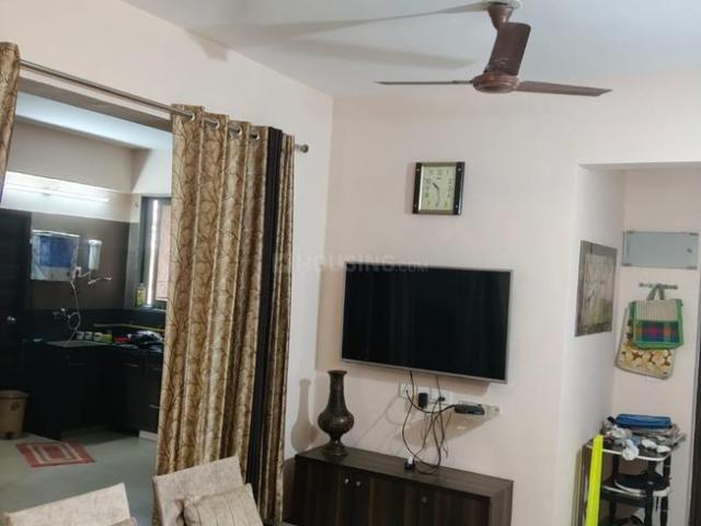 2 BHK Apartment in Vaishno Devi Circle for rent Ahmedabad. The reference number is 19516550