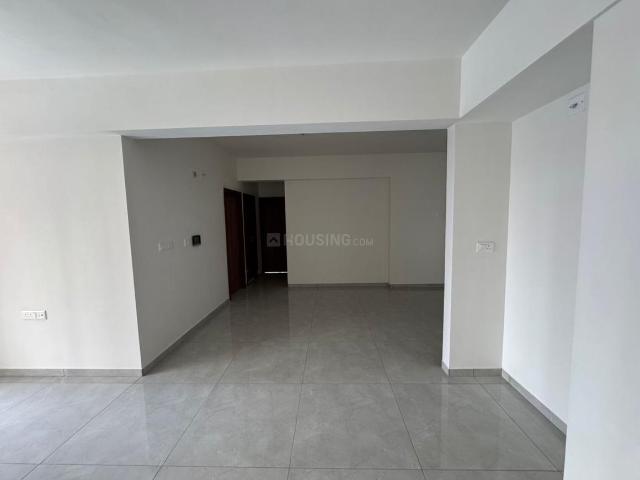 2 BHK Apartment in Vaishno Devi Circle for rent Ahmedabad. The reference number is 19516205