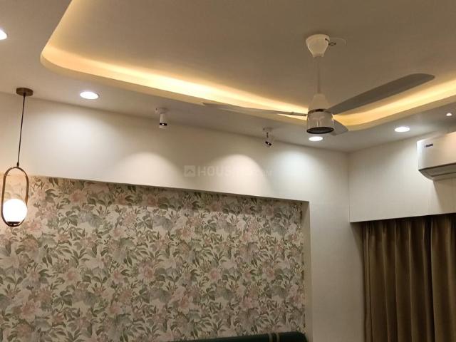 2 BHK Apartment in Vaishno Devi Circle for rent Ahmedabad. The reference number is 19551440
