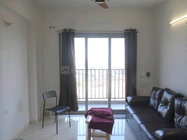 2 BHK Apartment in Vaishno Devi Circle for rent Ahmedabad. The reference number is 19594271