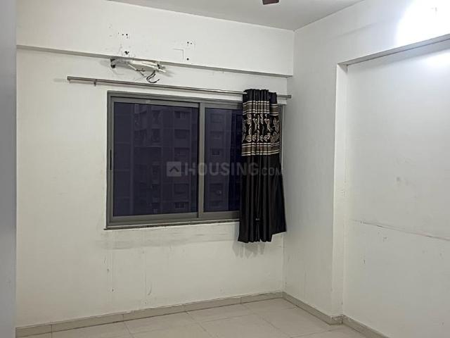 2 BHK Apartment in Vaishno Devi Circle for rent Ahmedabad. The reference number is 19604366