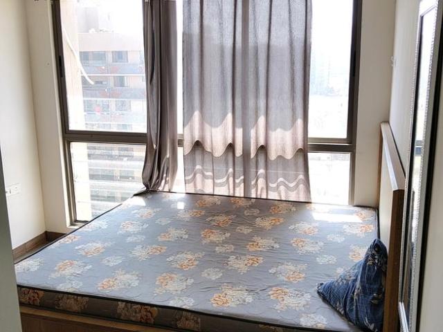 2 BHK Apartment in Vaishno Devi Circle for rent Ahmedabad. The reference number is 19661191