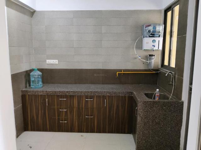 2 BHK Apartment in Vaishno Devi Circle for rent Ahmedabad. The reference number is 19729466