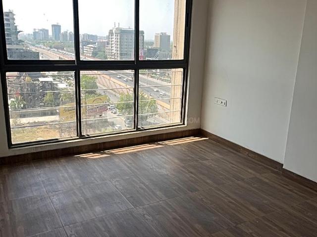 2 BHK Apartment in Vaishno Devi Circle for rent Ahmedabad. The reference number is 19784641