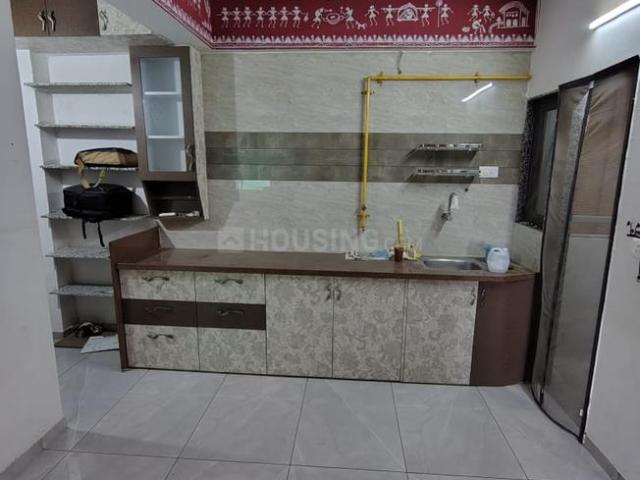 2 BHK Apartment in Vaishno Devi Circle for rent Ahmedabad. The reference number is 19828160