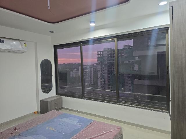 2 BHK Apartment in Vaishno Devi Circle for rent Ahmedabad. The reference number is 19911147