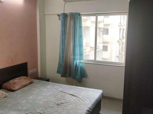 2 BHK Apartment in Vaishno Devi Circle for rent Ahmedabad. The reference number is 19927532