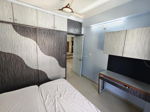 2 BHK Apartment in Vaishno Devi Circle for rent Ahmedabad. The reference number is 19944718