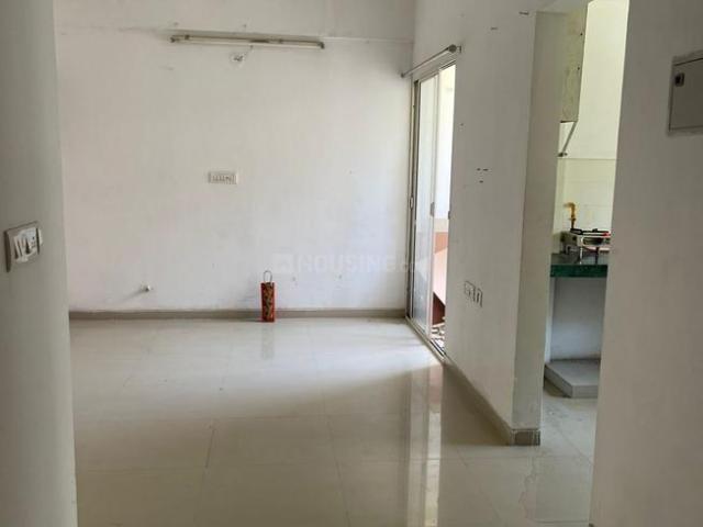 2 BHK Apartment in Vaishno Devi Circle for rent Ahmedabad. The reference number is 19947604