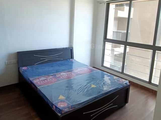 2 BHK Apartment in Vaishno Devi Circle for rent Ahmedabad. The reference number is 19950143