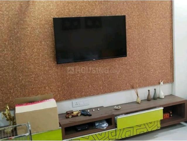 2 BHK Apartment in Vaishno Devi Circle for rent Ahmedabad. The reference number is 19953388