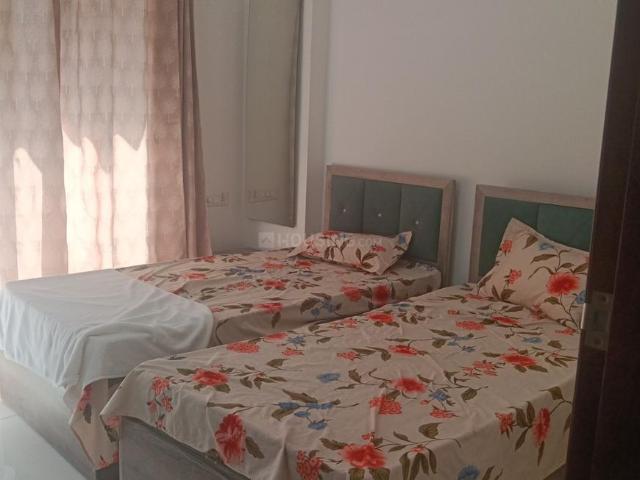 2 BHK Apartment in Vaishno Devi Circle for rent Ahmedabad. The reference number is 19066920