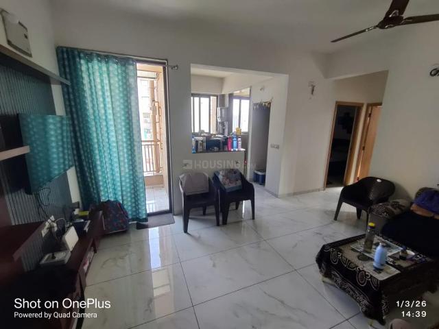2 BHK Apartment in Vaishno Devi Circle for rent Ahmedabad. The reference number is 19219222
