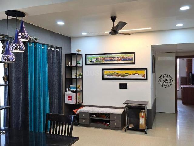 2 BHK Apartment in Vaishno Devi Circle for rent Ahmedabad. The reference number is 19320730