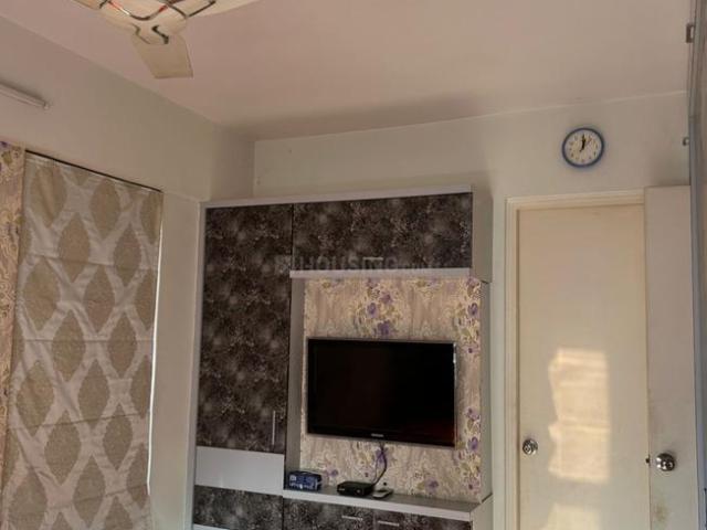 2 BHK Apartment in Vaishno Devi Circle for rent Ahmedabad. The reference number is 20412962