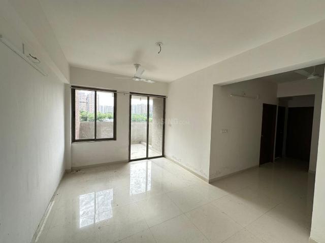 2 BHK Apartment in Vaishno Devi Circle for rent Ahmedabad. The reference number is 20419386